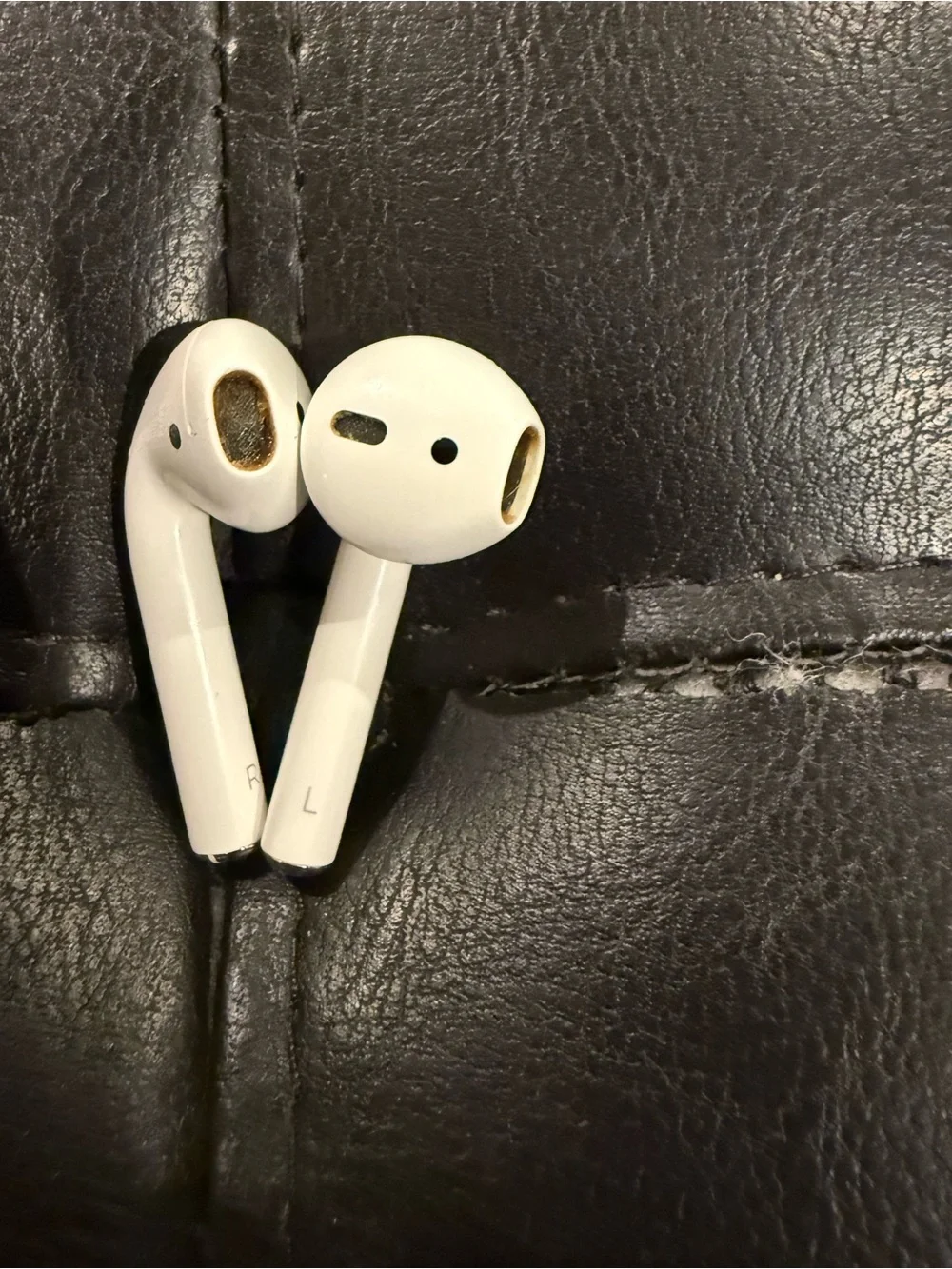 Apple AirPods (2nd Gen)
